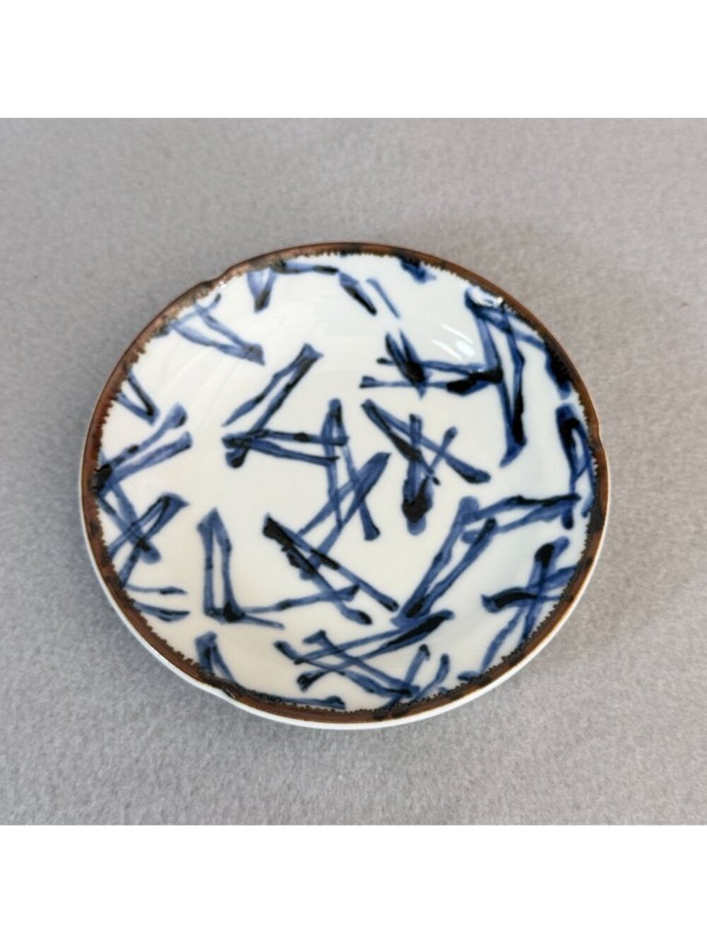 Shoho Arita Vintage 5” Small Plate Blue White Porcelain Abstract Matsuba Japan - Picture 6 of 7